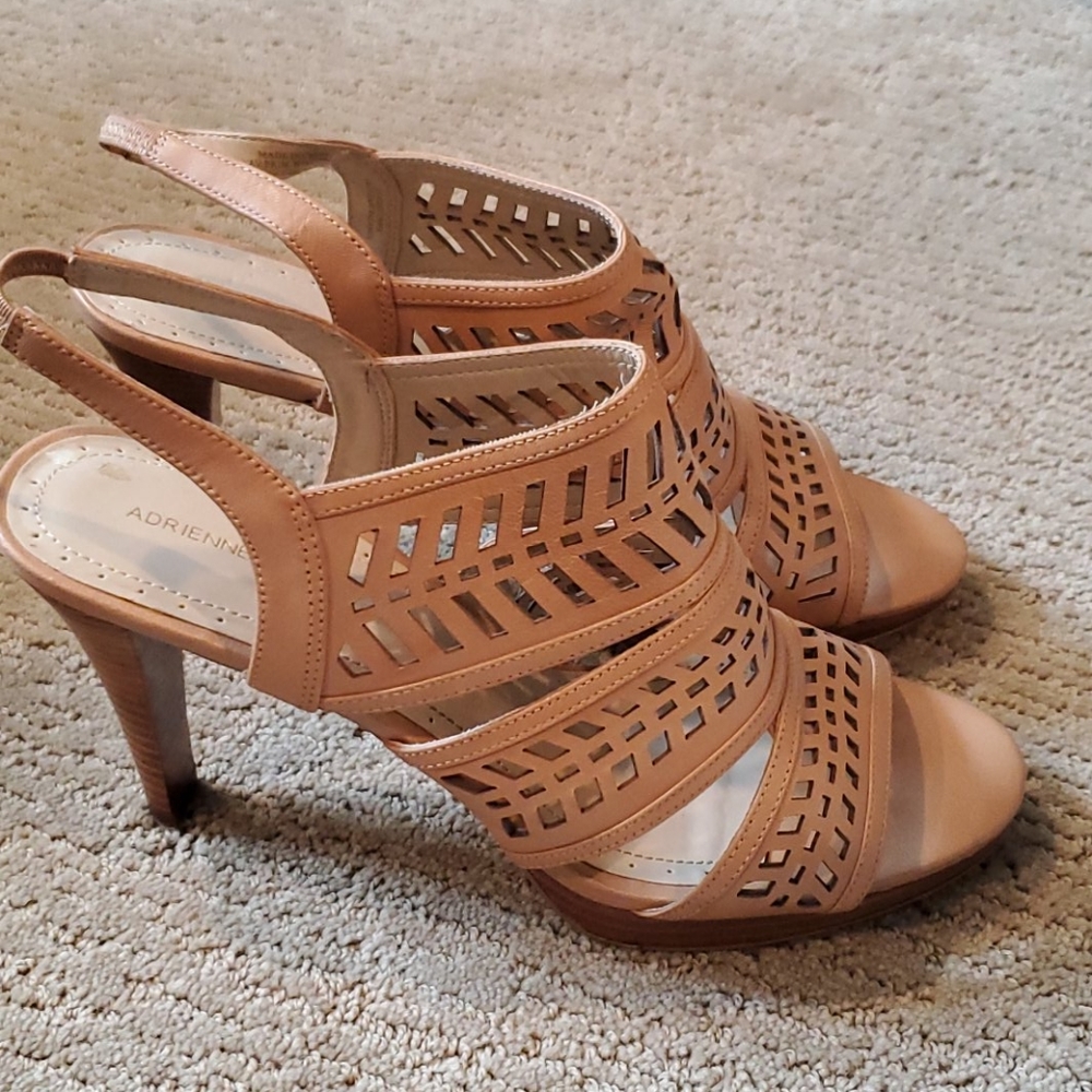 Adrienne Vittadini tan sandals